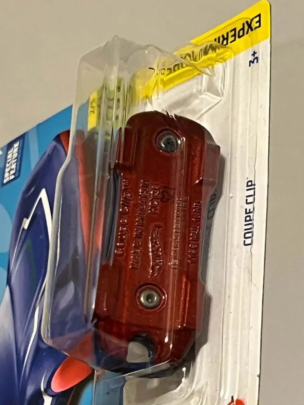 💥💥Hot Wheels Experimotors Coupe Clip Blue Keychain Car 23/250